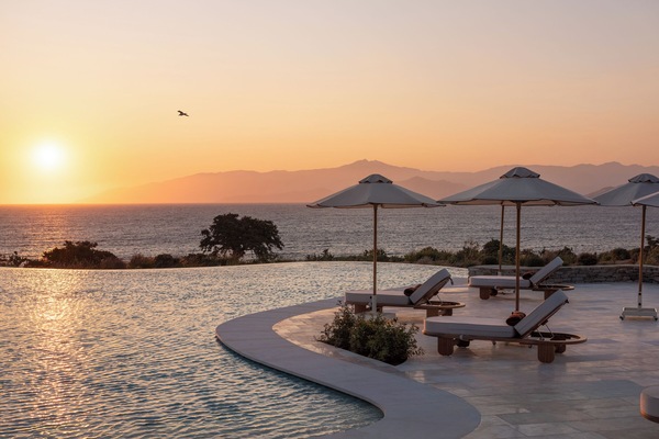 Indoor pool, seasonal outdoor pool, pool umbrellas, sun loungers