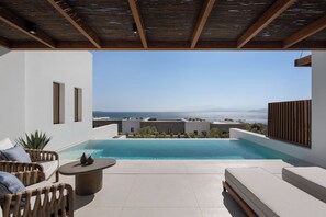 One Bedroom Suite With Private Pool & Sea View | 테라스/파티오