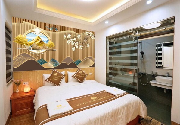 Deluxe Room, City View | Desk, soundproofing, free WiFi - Tamcoc Golden Shine Homestay (Hoa Lu)