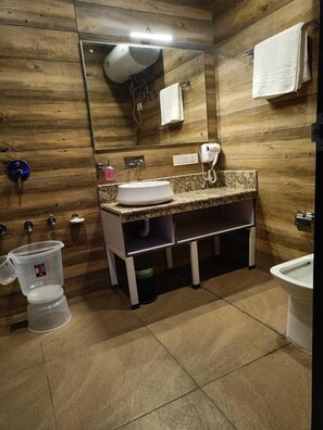 Deluxe Room, City View | Bathroom - The Hoften Al Shaykh Resorts, Srinagar (Srinagar)