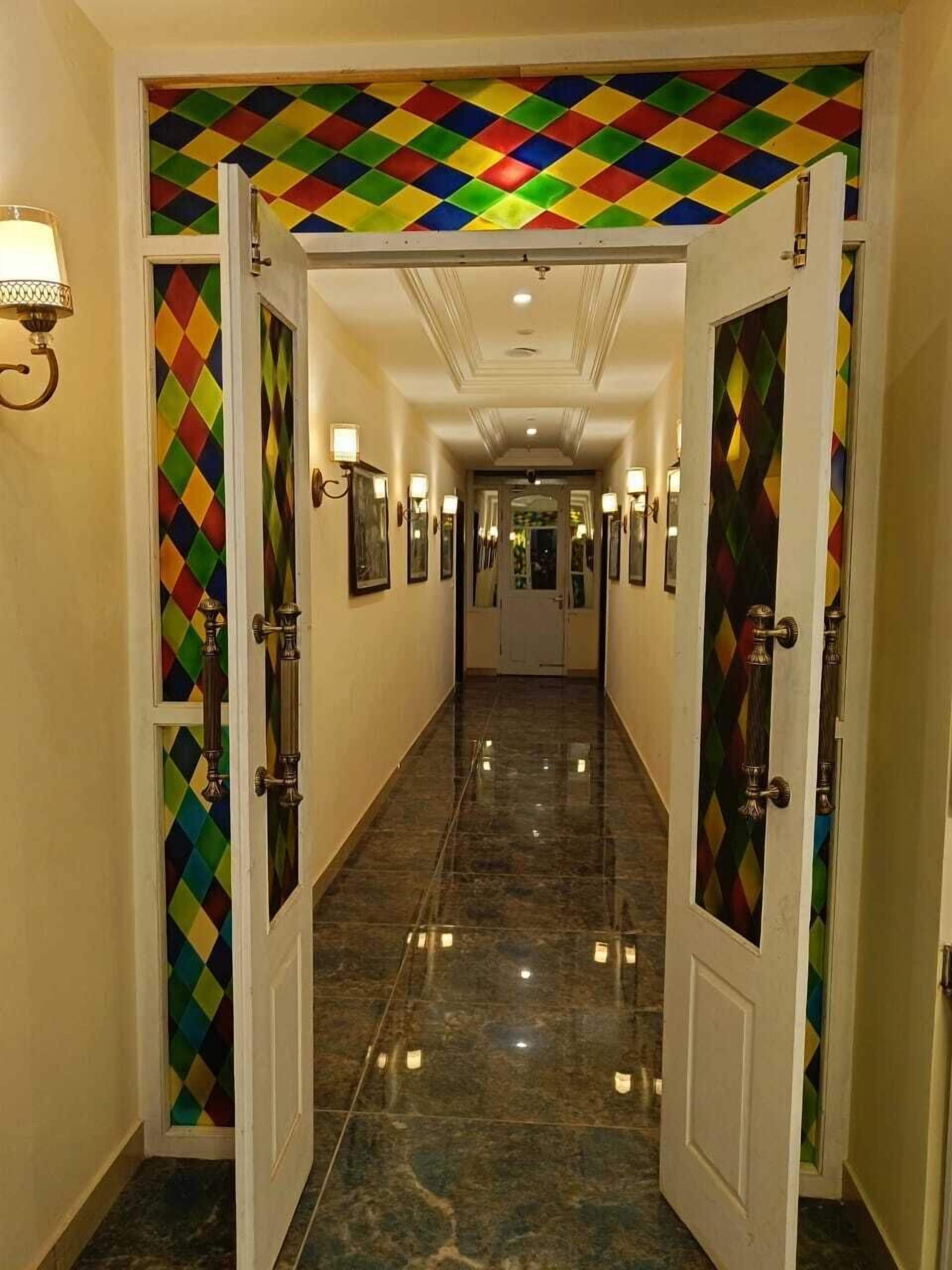 52-cm LED TV with satellite channels, fireplace, heated floors