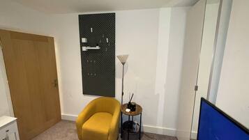 Shared Dormitory, 1 Bedroom, Garden View | Living room