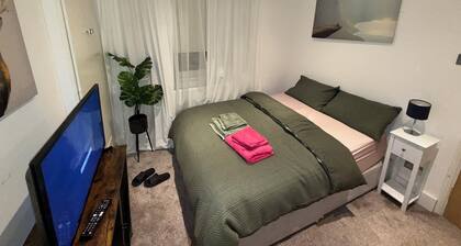 Room in Guest Room - Cozy Double Room in North London With Great Transport Links