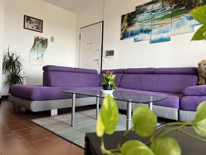 Living area - Friends And Family (San Polo)