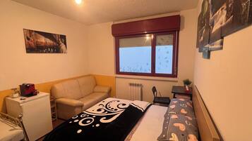 1 quarto, ferros/tábuas de passar roupa, Wi-Fi, roupa de cama