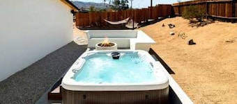 Cozy 2-bedroom Retreat in Joshua Tree