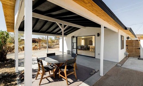 Cozy 2-bedroom Retreat in Joshua Tree