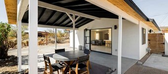 Cozy 2-bedroom Retreat in Joshua Tree
