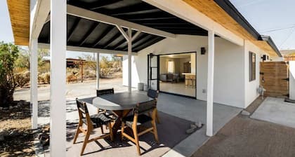 Cozy 2-bedroom Retreat in Joshua Tree