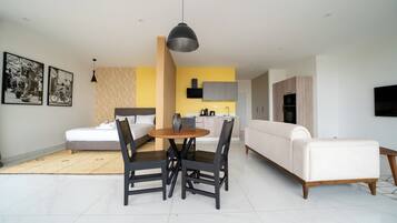 Presidential Suite | In-room safe, blackout drapes, iron/ironing board, free WiFi