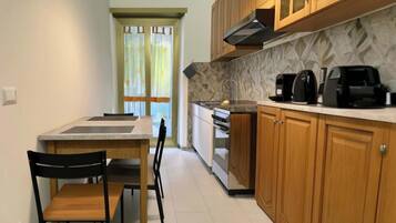 Frigorífic, microones, forn i placa de cuina