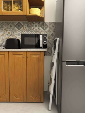 ثلاجة، ميكروويف، فرن، موقد طهي مسطح