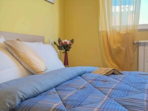 3 bedrooms, WiFi, bed sheets - Casa Cartesio, steps from San Siro & Ippodromo (Milano)