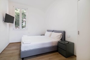 1 habitación, tabla de planchar con plancha, wifi y ropa de cama 