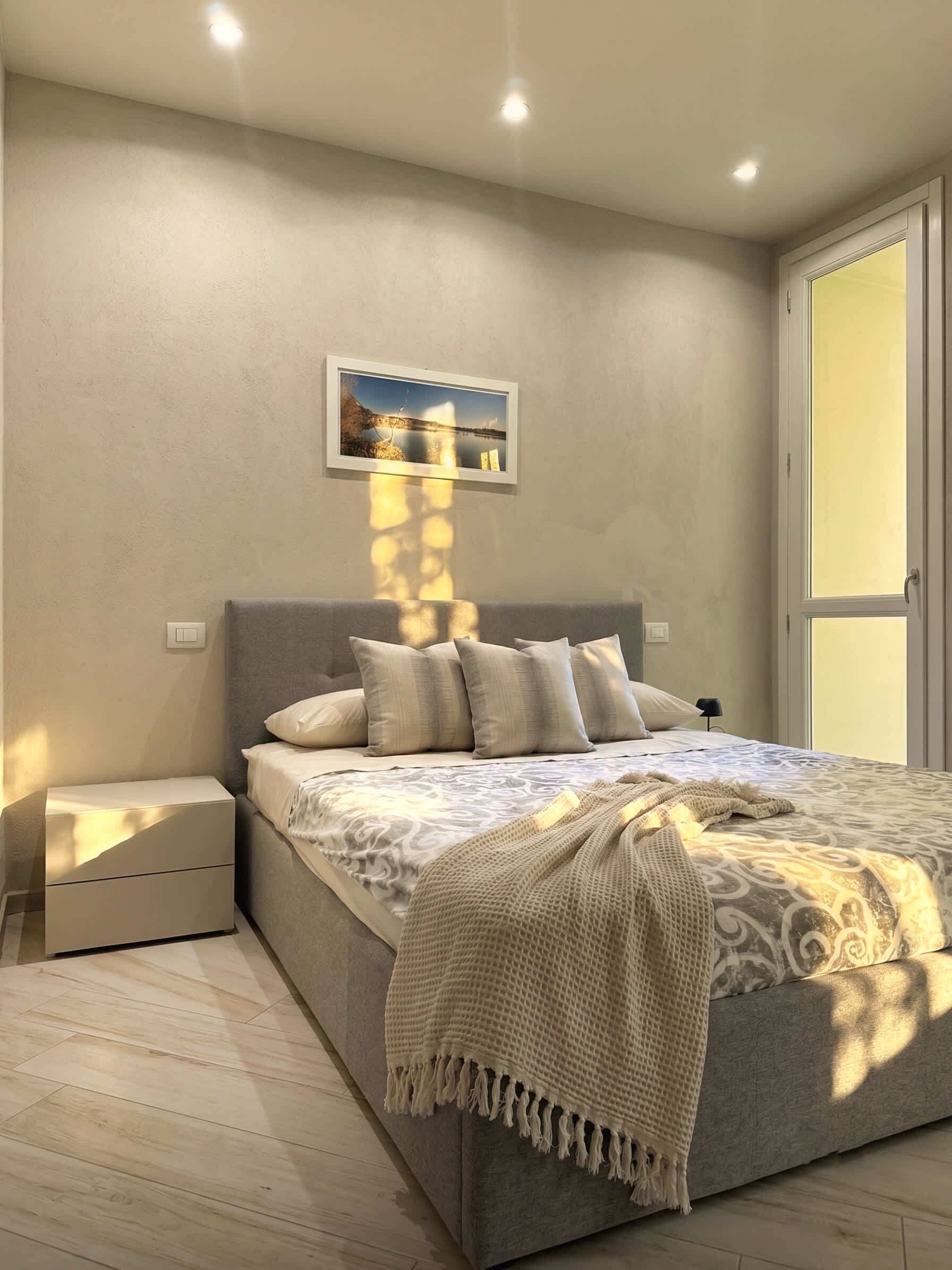 1 slaapkamer, een strijkplank/strijkijzer, wifi, beddengoed