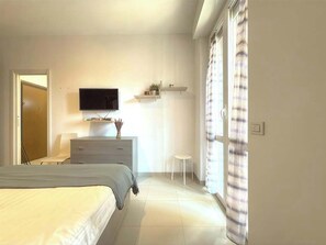 1 bedroom, WiFi, bed sheets - Casa Marianna, close to M3 (Milano)