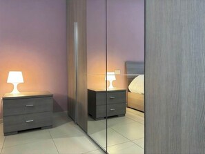 1 bedroom, WiFi, bed sheets - Casa Marianna, close to M3 (Milano)