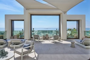 Suite, 1 King-Bett | Strand-/Meerblick