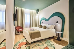 Standardzimmer, 1 Doppelbett | Schallisolierte Zimmer, kostenloses WLAN, Bettwäsche
