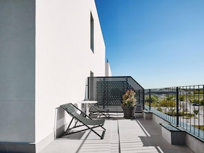 Premium Room, 1 Double Bed, Terrace | Soundproofing, free WiFi, bed sheets