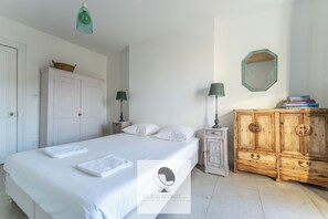 3 室のベッドルーム、WiFi、ベッドシーツ