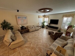 House, Multiple Bedrooms | Living area - Southern Comfort 8 Bedroom Home (Davenport)