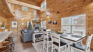 Chalet rustique, 2 chambres | Restauration