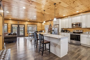 Cabin, 5 Bedrooms | Private kitchen | Fridge, microwave, oven, coffee/tea maker - Eden Of The Smokies 5 Bedroom Cabin (Sevierville)