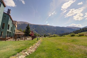Condo, 1 Bedroom | Property grounds