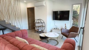 Unclassified image, 4 of 27, button - New villa with pool and spa, Aubenas (Aubenas)