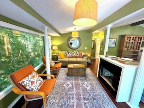 Smart-tv, pejs, stereoanlæg