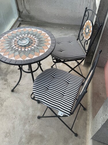 5th floor, charming 2-bedroom apartment , Centre of Geneva