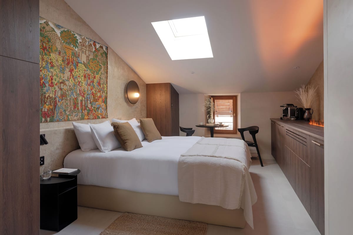 Suite Louise, Grenier à sel de Pérouges