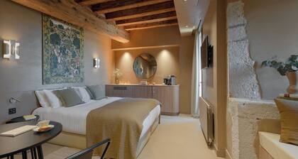 MiHotel - Cité Médiévale de Pérouges