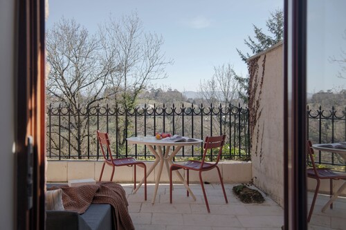 MiHotel - Cité Médiévale de Pérouges
