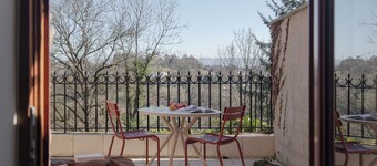 MiHotel - Cité Médiévale de Pérouges