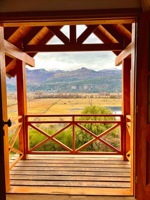 Deluxe kamer, balkon, uitzicht op vallei | Een kluis op de kamer, gratis wifi