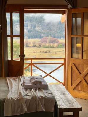 Deluxe kamer, balkon, uitzicht op vallei | Een kluis op de kamer, gratis wifi