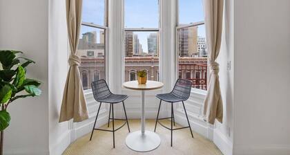 Iconic 9BR Landmark in Gaslamp | Sleeps 14