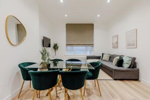 Dining - PrimeVisionLiving Spacious 2bed! (London)