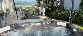 Capre Tihany - w/lake view and jacuzzi, near the beach 
