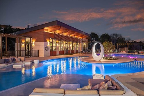 Direct Trail Access! Parking, Pool, Gym 02