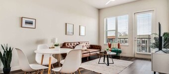 Boulevard Stays Direct Trail Access! Parking, Pool, Gym 04