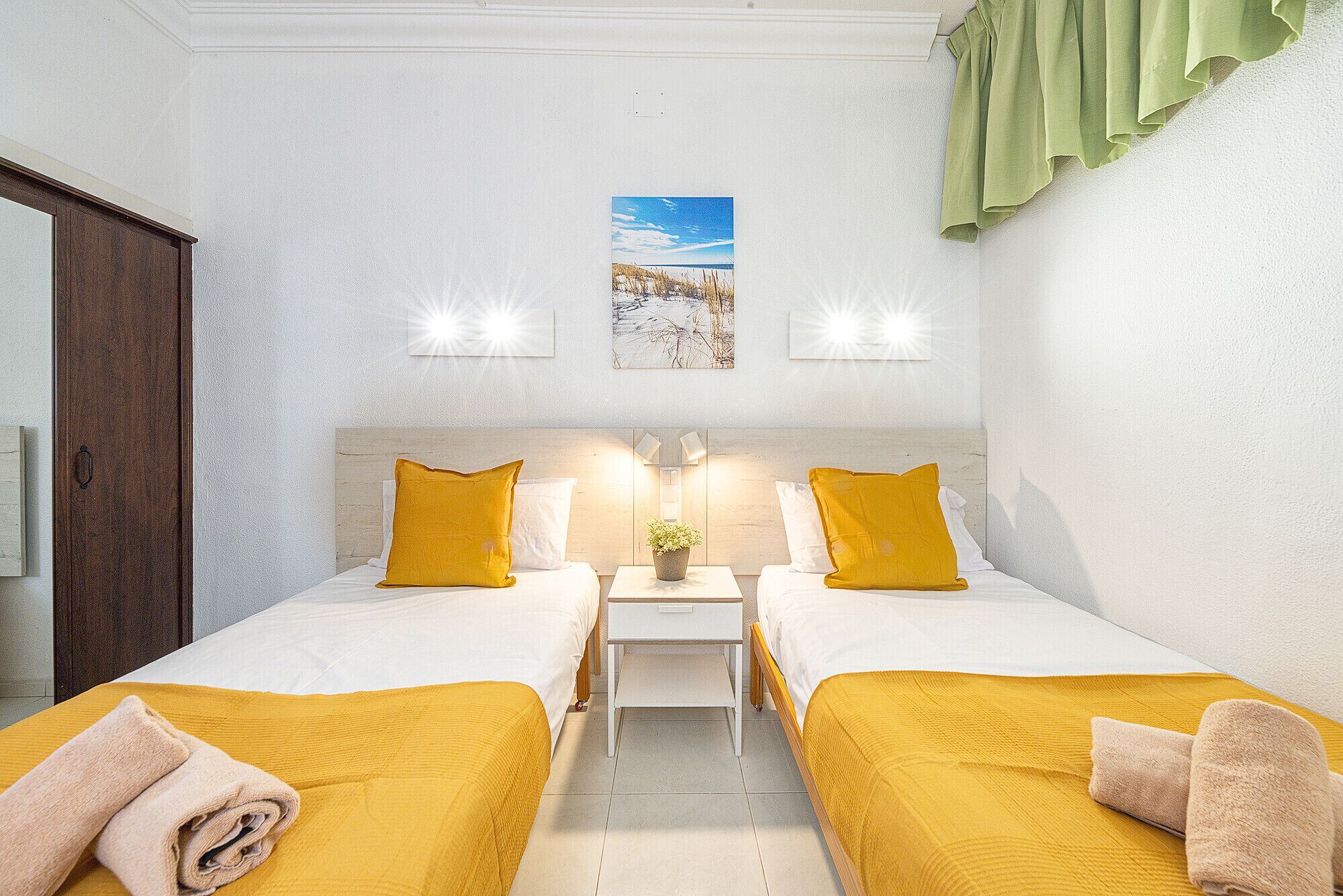 1 slaapkamer, een strijkplank/strijkijzer, gratis wifi, beddengoed