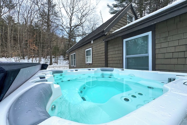 Banyera d'hidromassatge a l'aire lliure