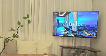 #Near Seoul National University Venture
#Room 2/6 people
#100-inch projector