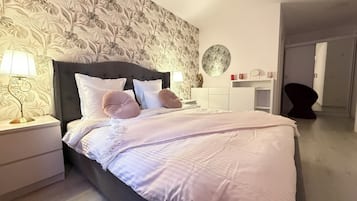 2 slaapkamers, een strijkplank/strijkijzer, wifi, beddengoed