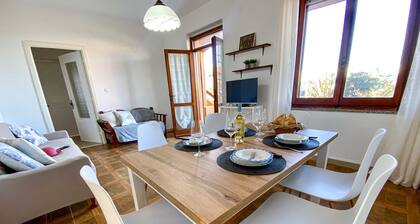 Holiday Home with Patio 20 Steps to the Beach for Families and Groups