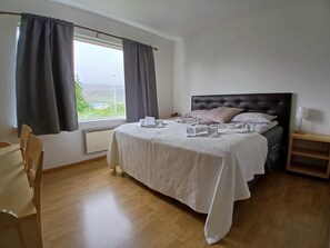 Eenvoudige tweepersoonskamer | Gratis wifi, beddengoed