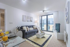 Living area - Birmingham | Free Parking | Long Stay Discounts (Birmingham)